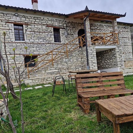 Villa Shpiragu Village Experience Berat Eksteriør bilde