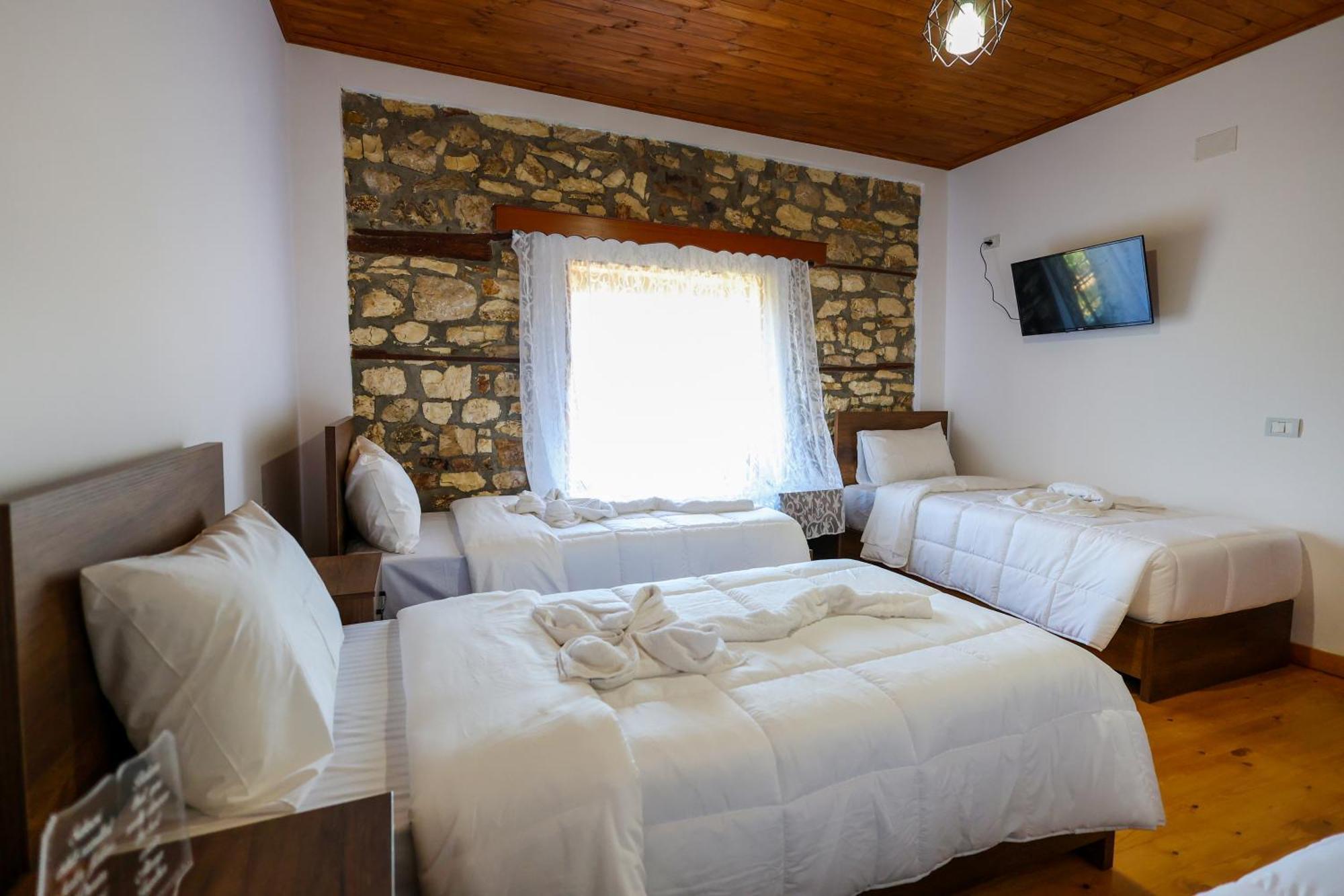 Villa Shpiragu Village Experience Berat Eksteriør bilde