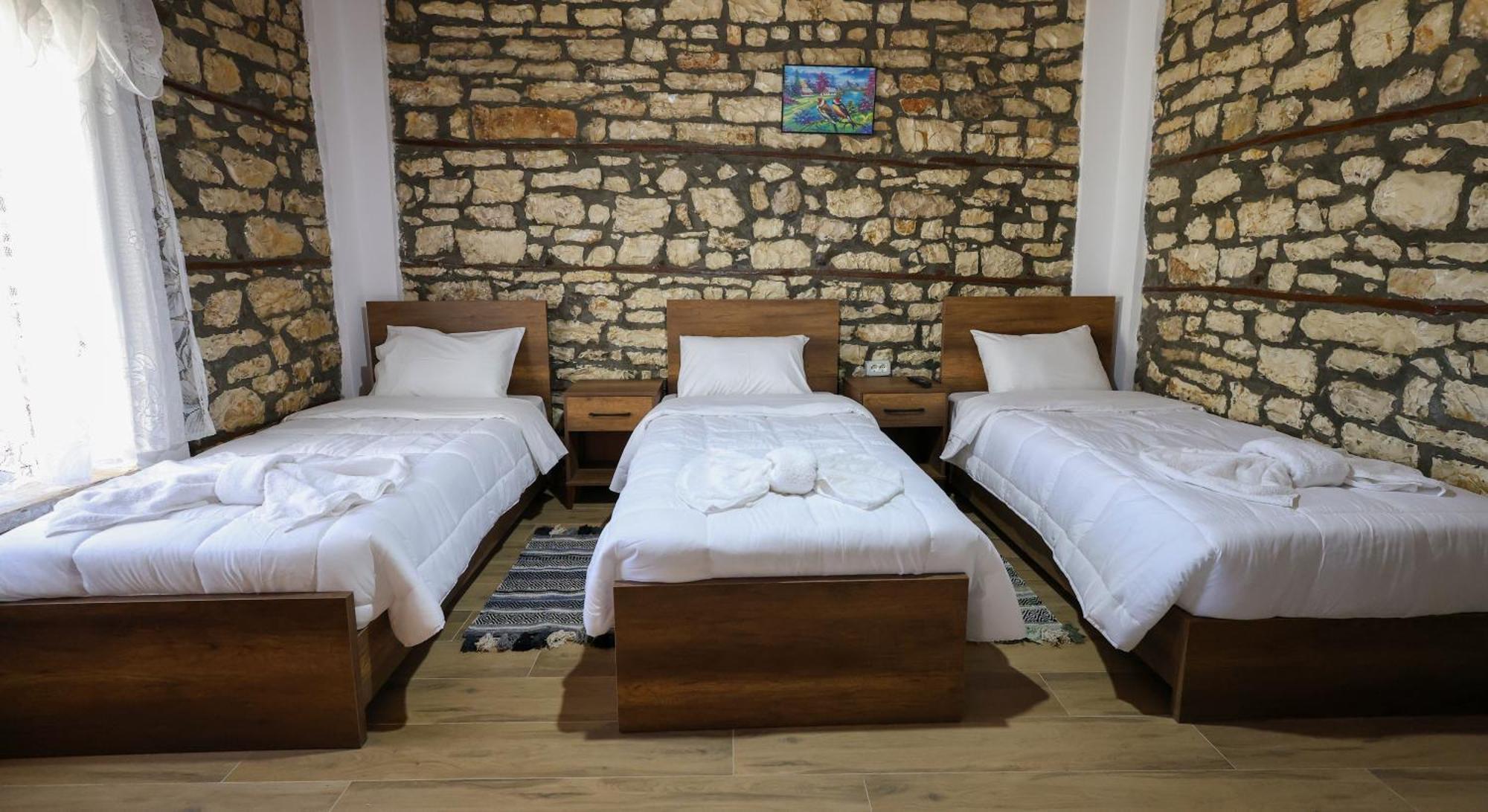 Villa Shpiragu Village Experience Berat Eksteriør bilde