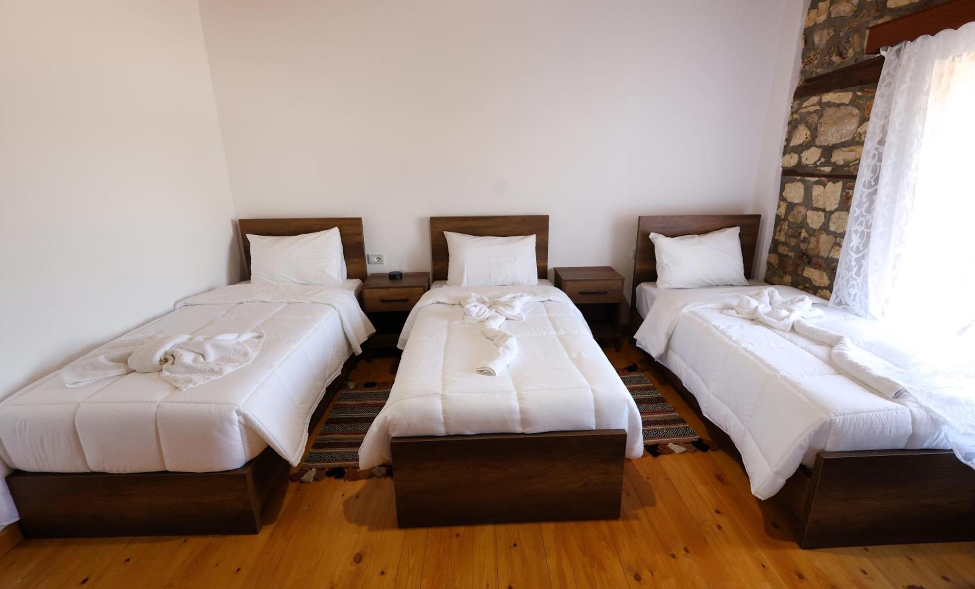 Villa Shpiragu Village Experience Berat Eksteriør bilde