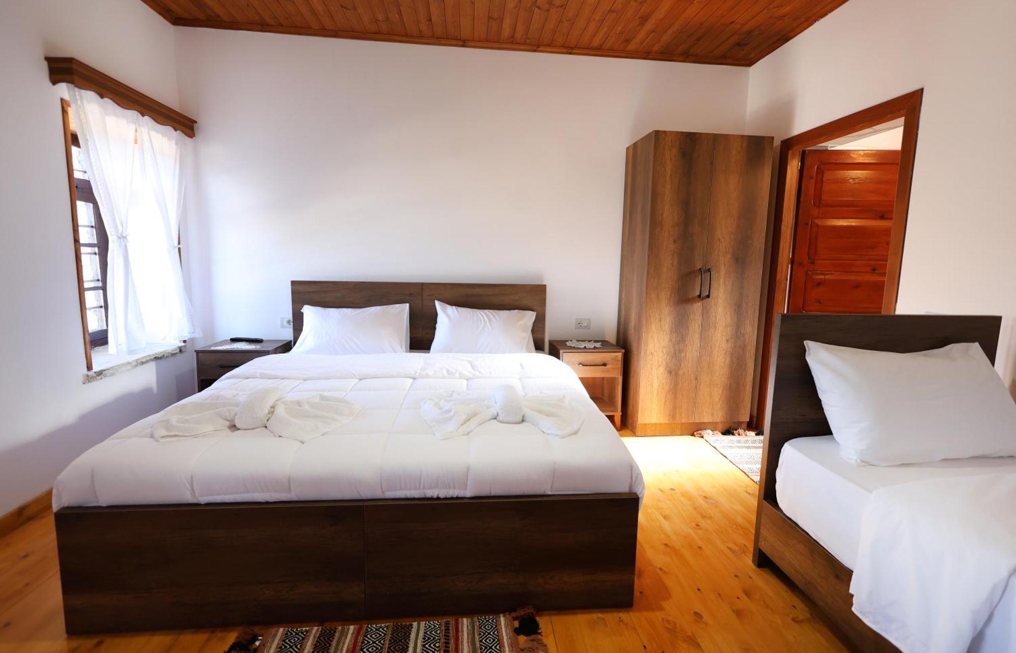 Villa Shpiragu Village Experience Berat Eksteriør bilde