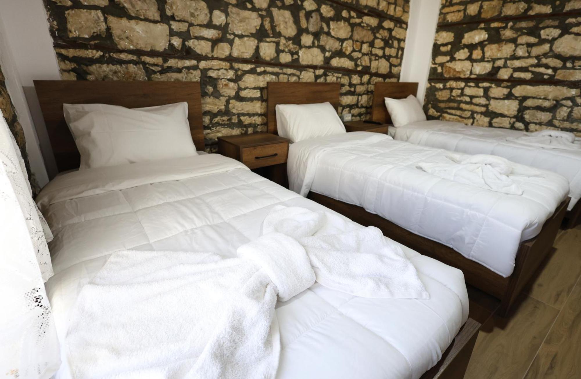 Villa Shpiragu Village Experience Berat Eksteriør bilde