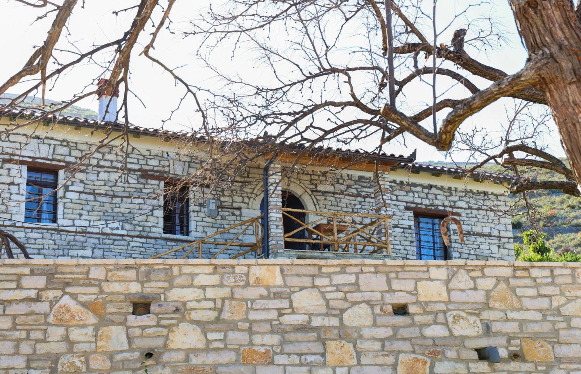 Villa Shpiragu Village Experience Berat Eksteriør bilde