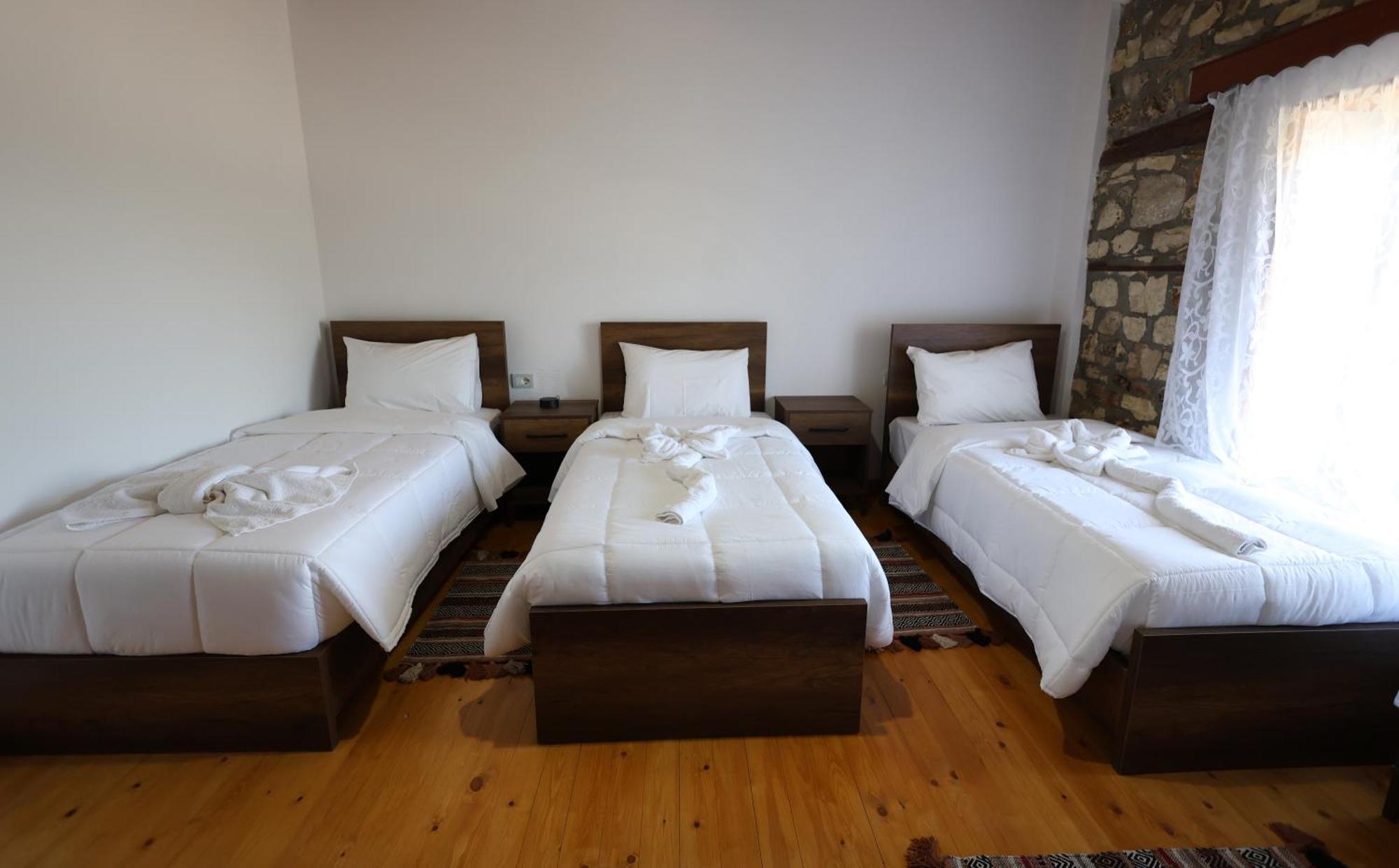 Villa Shpiragu Village Experience Berat Eksteriør bilde