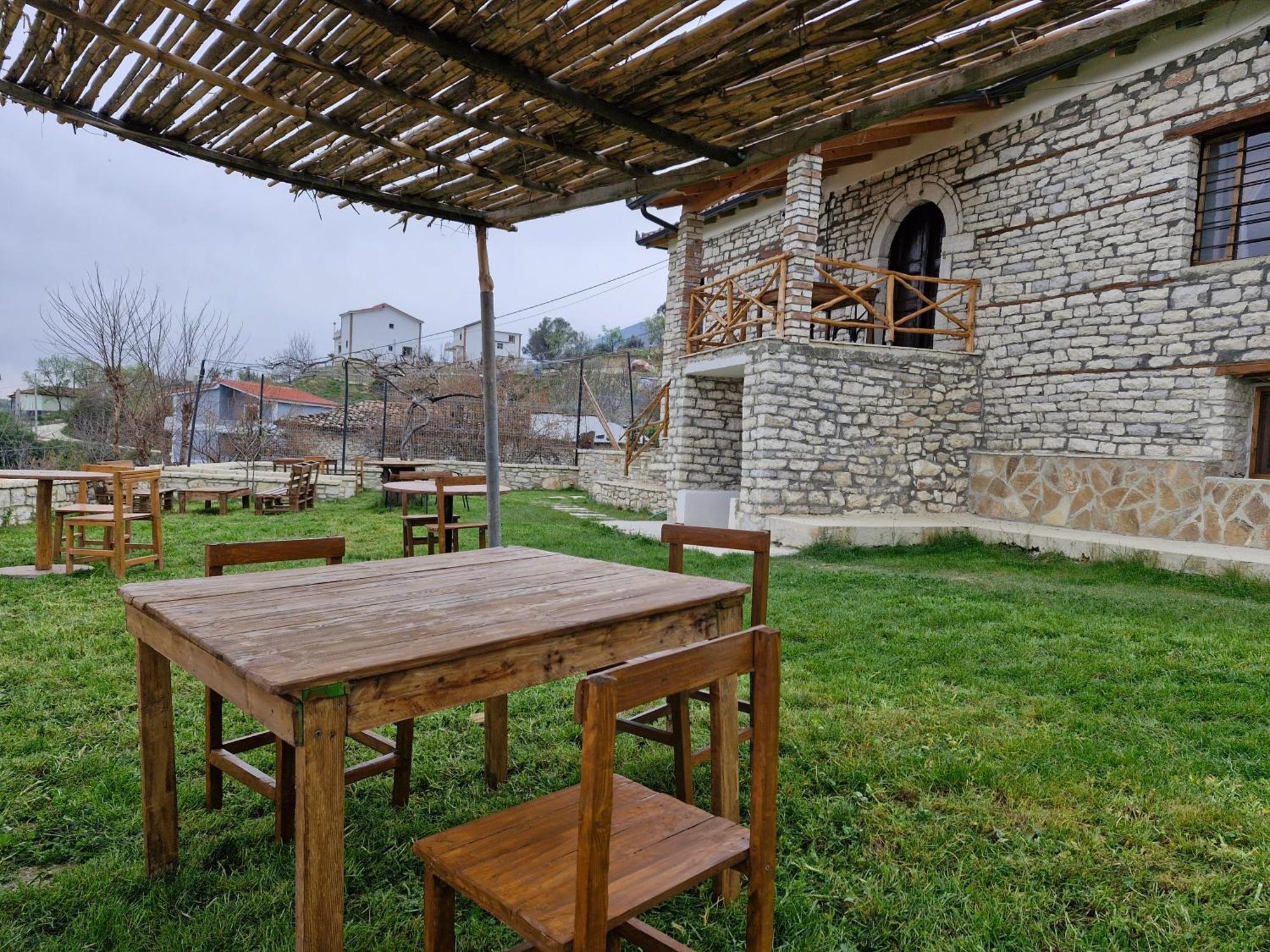 Villa Shpiragu Village Experience Berat Rom bilde